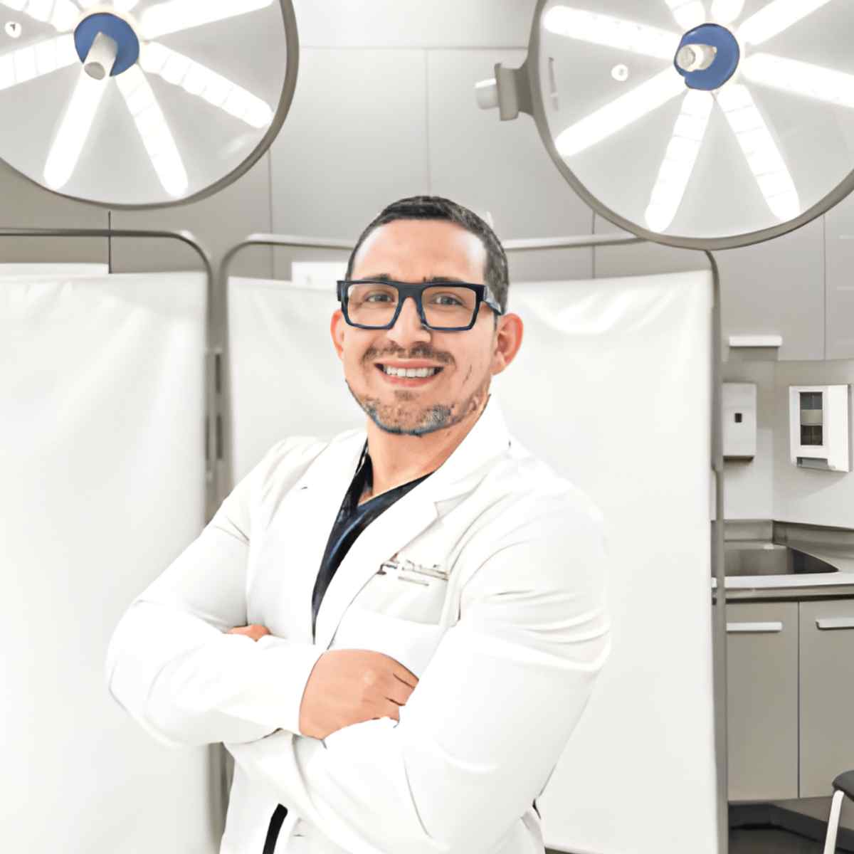 Dr. Alex Gallegos - Cirugía Maxilofacial